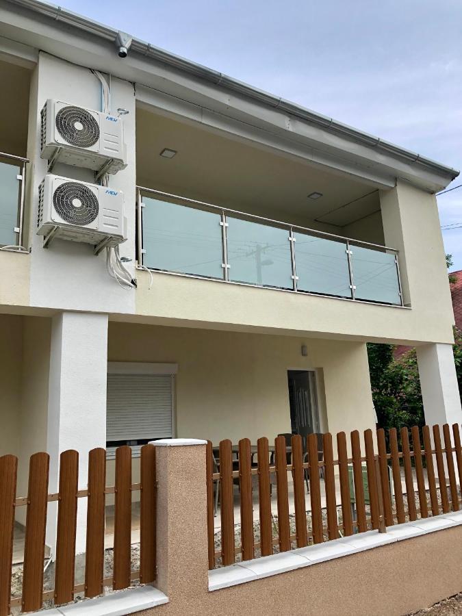 Janos Apartman 블로톤퓌레드 외부 사진